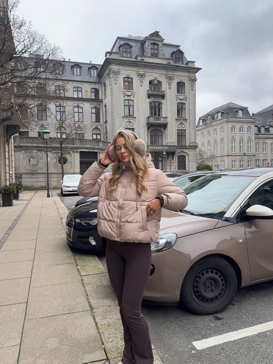 Aijo Puffer Jacket Beige