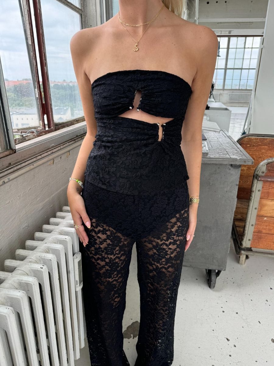 Alma Lace Top Black