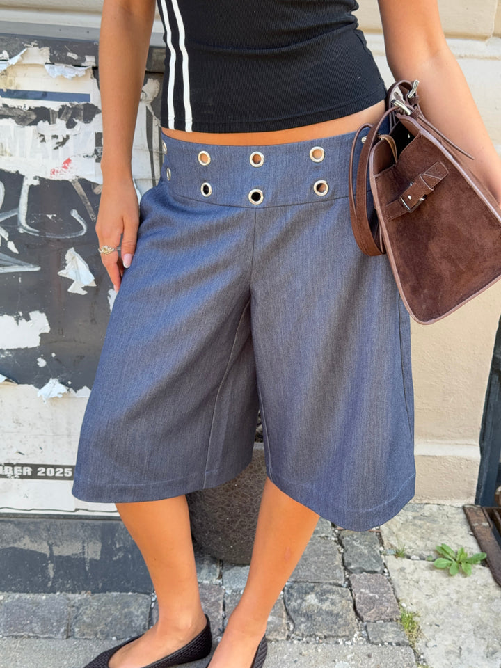 Lara eyelet bermuda shorts - Medium blue
