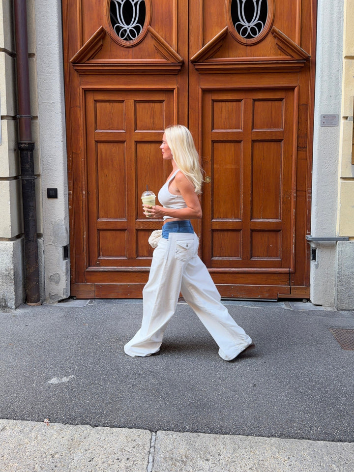 Birk baggy dark blue low-waist jeans - White