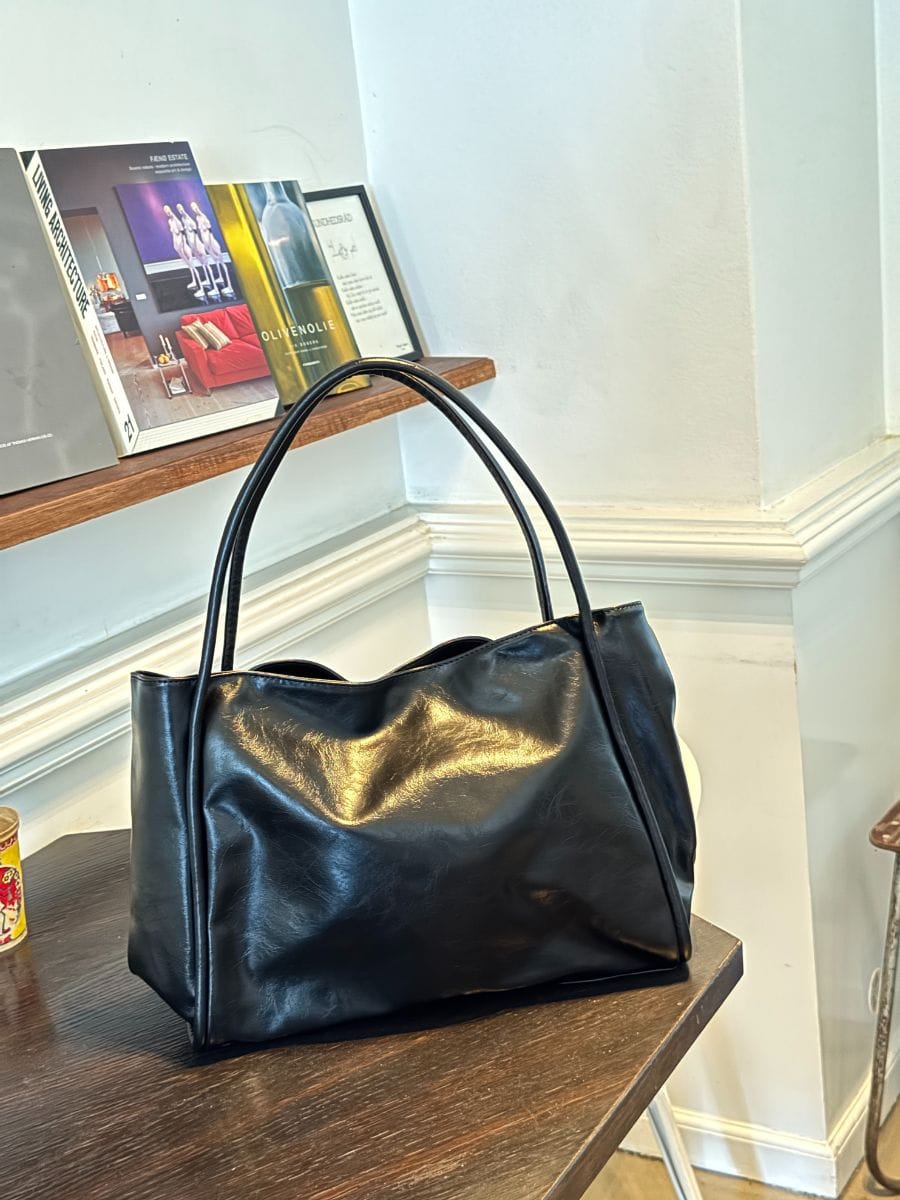 Mone Shoulder Bag Black